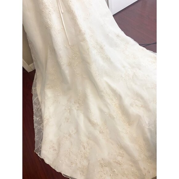 PC Mary's Mech Lined Embroidered Strapless Ivory Wedding Dress - Medium - Picture 6 of 13